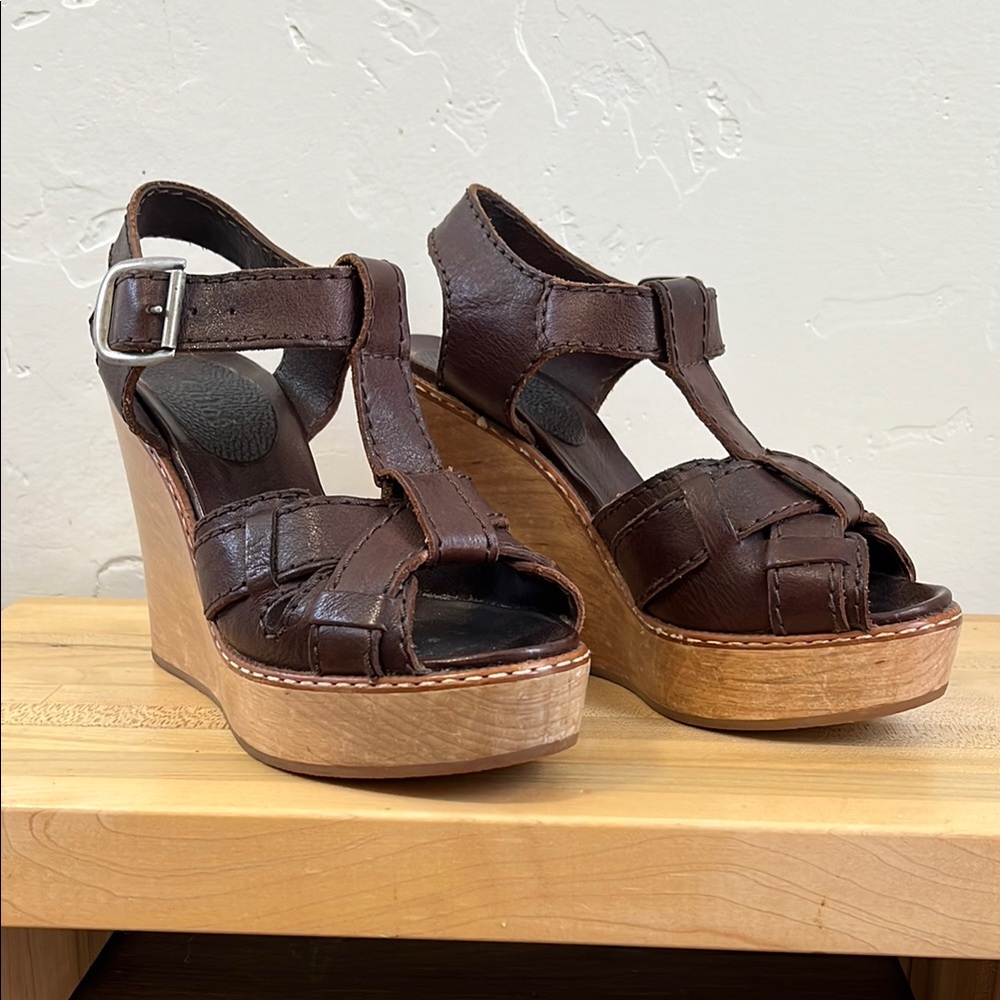 Chloé Brown Leather T Strap Wooden Wedge Sandals size 35